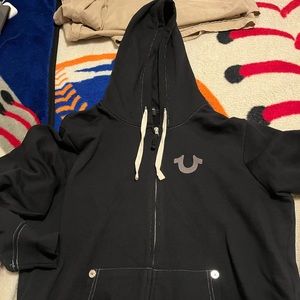 MENS TRUE RELIGION ZIP UP HOODIE (SIZE XL)